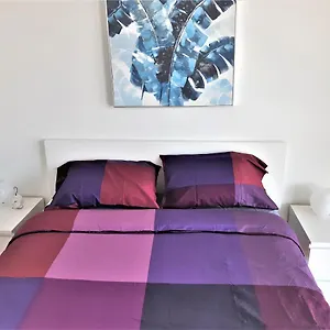 https://luxury-skyline-condo-in-downtown-free-24-7-parking.winnipeg-hotels.net